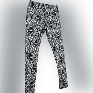 SIZE SMALL LEGGINGS NWOT